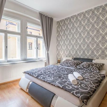 Chest Design Apartments Прага Экстерьер фото