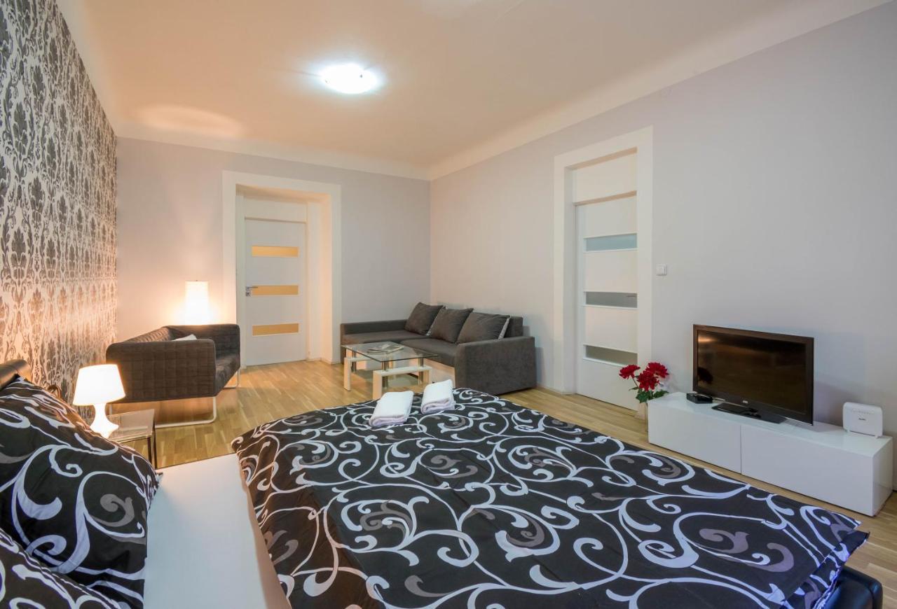 Chest Design Apartments Прага Экстерьер фото