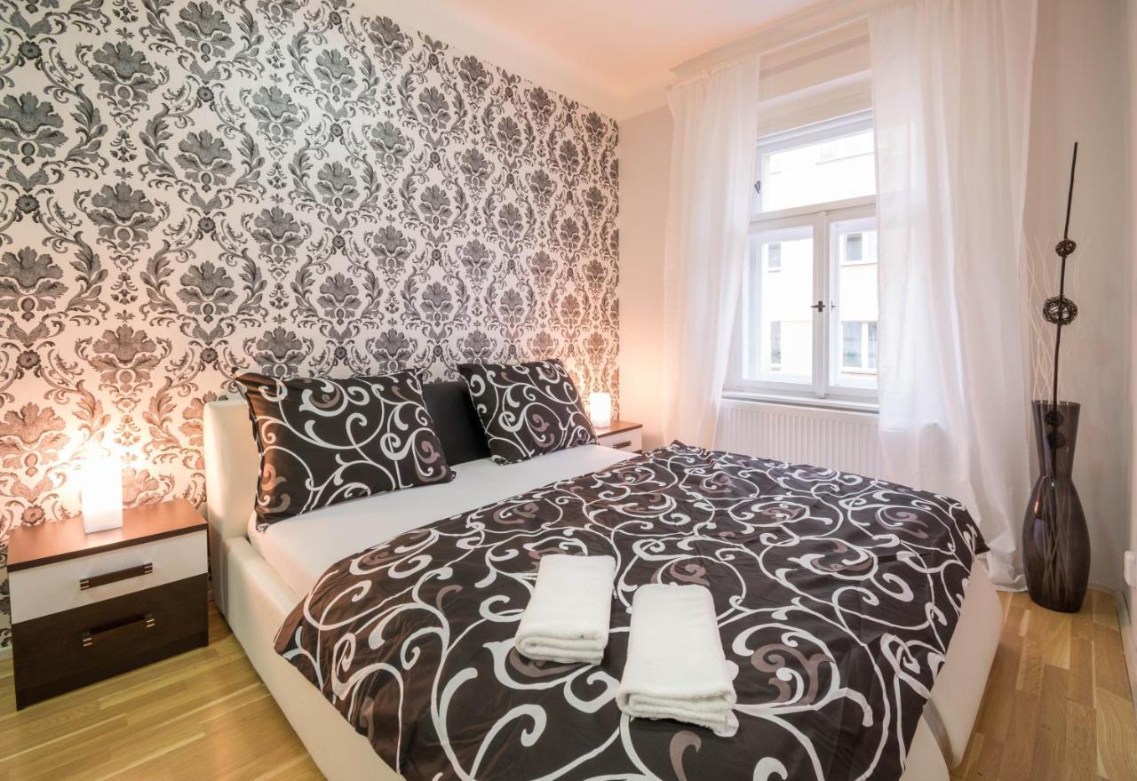 Chest Design Apartments Прага Экстерьер фото