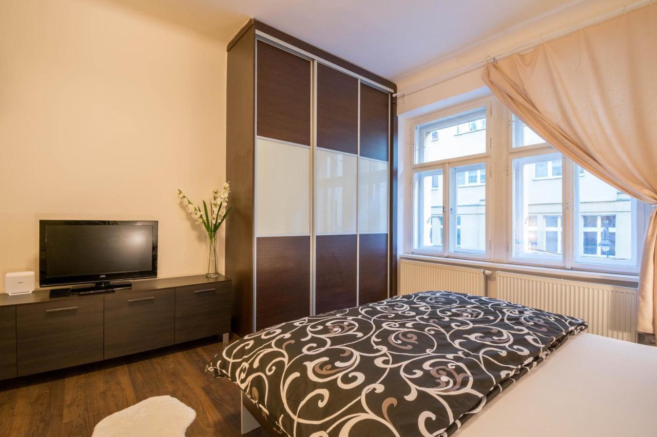 Chest Design Apartments Прага Экстерьер фото