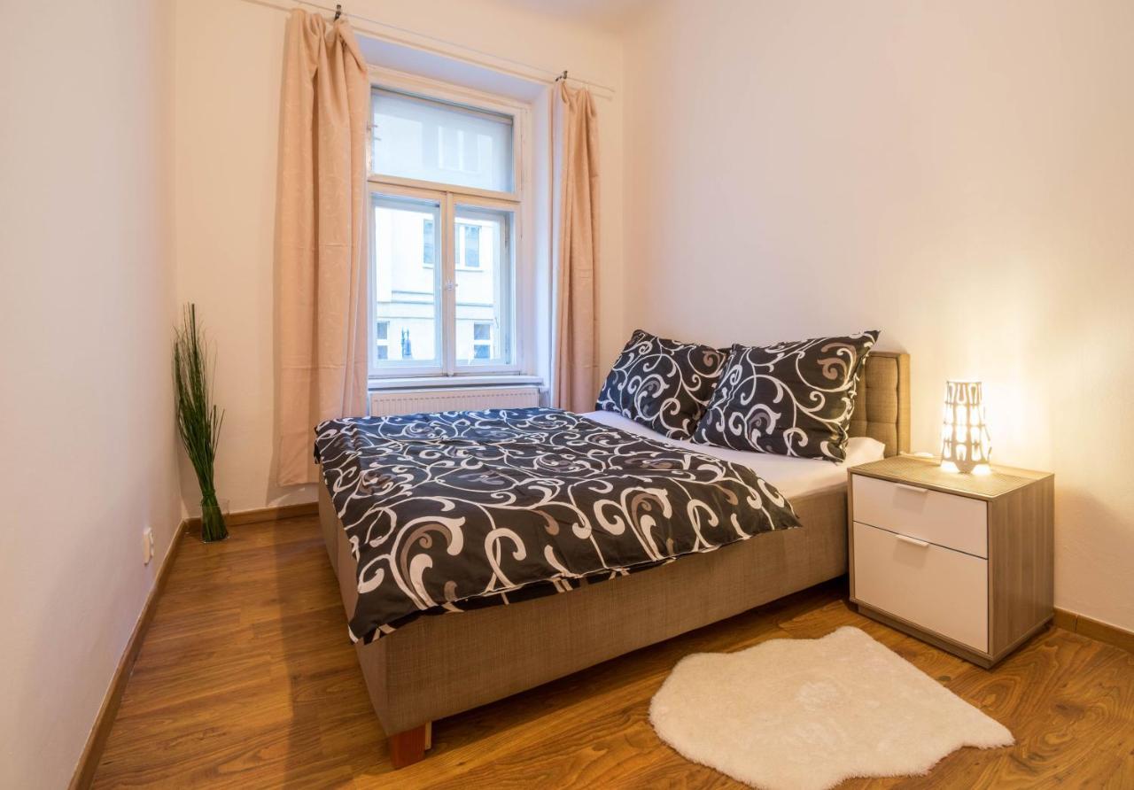 Chest Design Apartments Прага Экстерьер фото